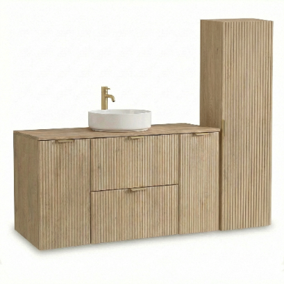 Badezimmer-Möbelset Eiche Cremona mit 120 cm Waschtischunterschrank, geriffelten Holzfronten und passendem Hochschrank im modernen Naturdesign.