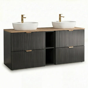 Schwarzer Waschtischunterschrank 140 cm mit Walnussplatte, geriffelten Fronten und zentralem offenen Fach im modernen, eleganten Badezimmerdesign.