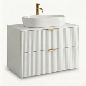 Badezimmer-Set 80 cm Weiß mit Waschtischunterschrank, Aufsatzwaschbecken Nadia 60 cm in Weiß und geriffelten Fronten im modernen Design.