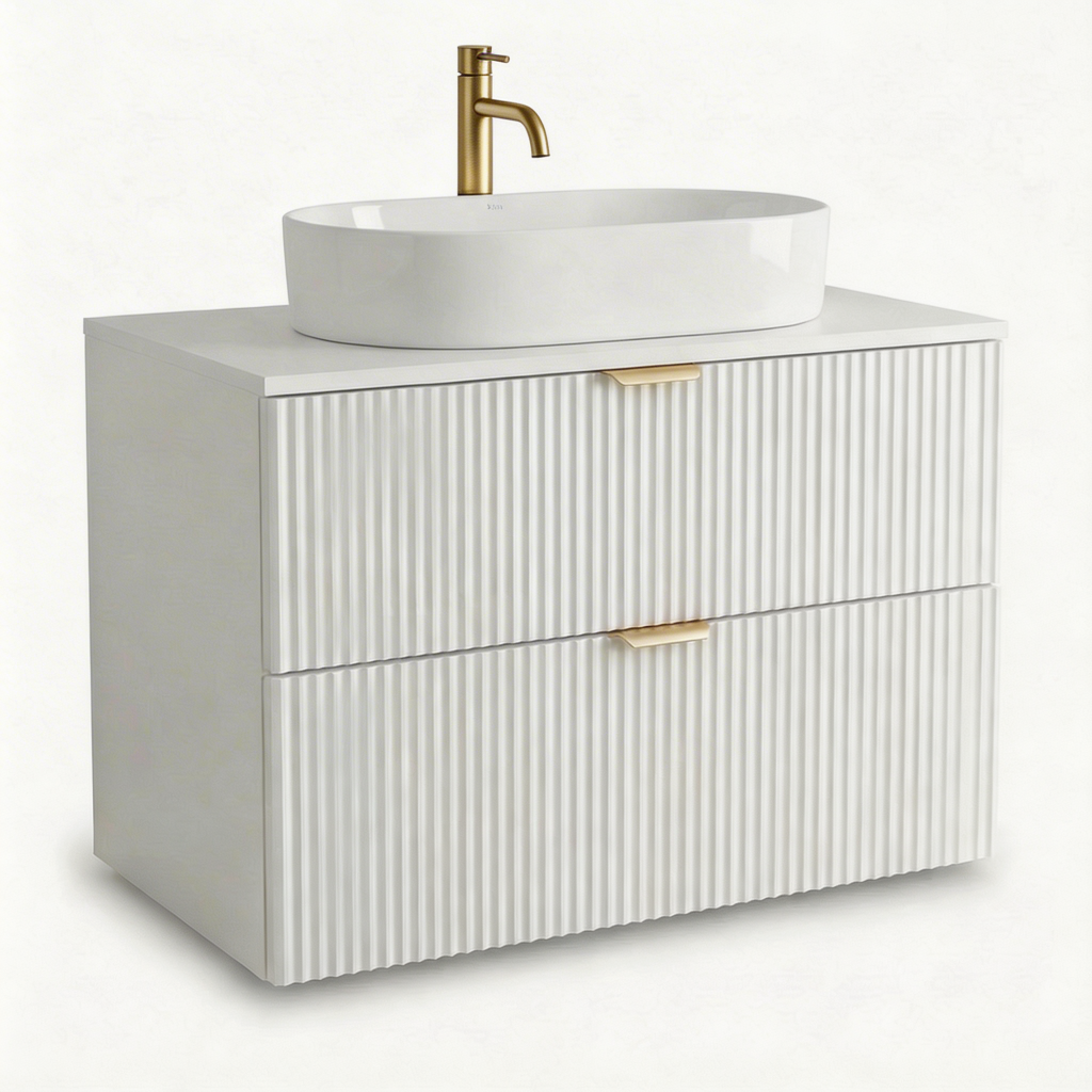 Badezimmer-Set 80 cm Weiß mit Waschtischunterschrank, Aufsatzwaschbecken Nadia 60 cm in Weiß und geriffelten Fronten im modernen Design.