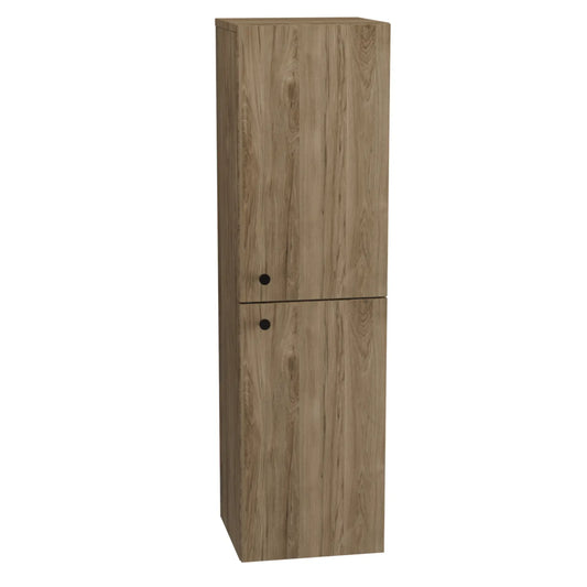 Bad Hochschrank 120 cm Beti – mit 2 Türen in Walnuss Dunkel. Dieser Hochschrank bietet großzügigen Stauraum hinter zwei Türen, ideal für die Aufbewahrung von Handtüchern, Pflegeprodukten und anderen Badezimmerutensilien. Die warme, dunkle Walnuss-Farbgebung verleiht dem Schrank eine elegante und zeitlose Ausstrahlung, die perfekt in moderne Badezimmer passt. Mit seinem klaren Design und der praktischen Aufteilung sorgt dieser Hochschrank für Ordnung und Stil in Ihrem Badezimmer. Ideal für alle, die Funktion