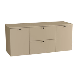 Waschtischunterschrank 140 cm, mit 2 Wäschekörben Beti - Cappuccino

Dieser elegante Waschtischunterschrank in warmem Cappuccino-Ton vereint modernes Design mit hoher Funktionalität. Er verfügt über zwei integrierte Wäschekörbe hinter den Türen, die eine praktische und diskrete Aufbewahrung ermöglichen. Die glatten Fronten verleihen dem Schrank eine stilvolle Optik, während die metallischen Knopfgriffe für einen edlen Akzent sorgen. Ideal für größere Badezimmer, bietet dieser Unterschrank sowohl großzügigen