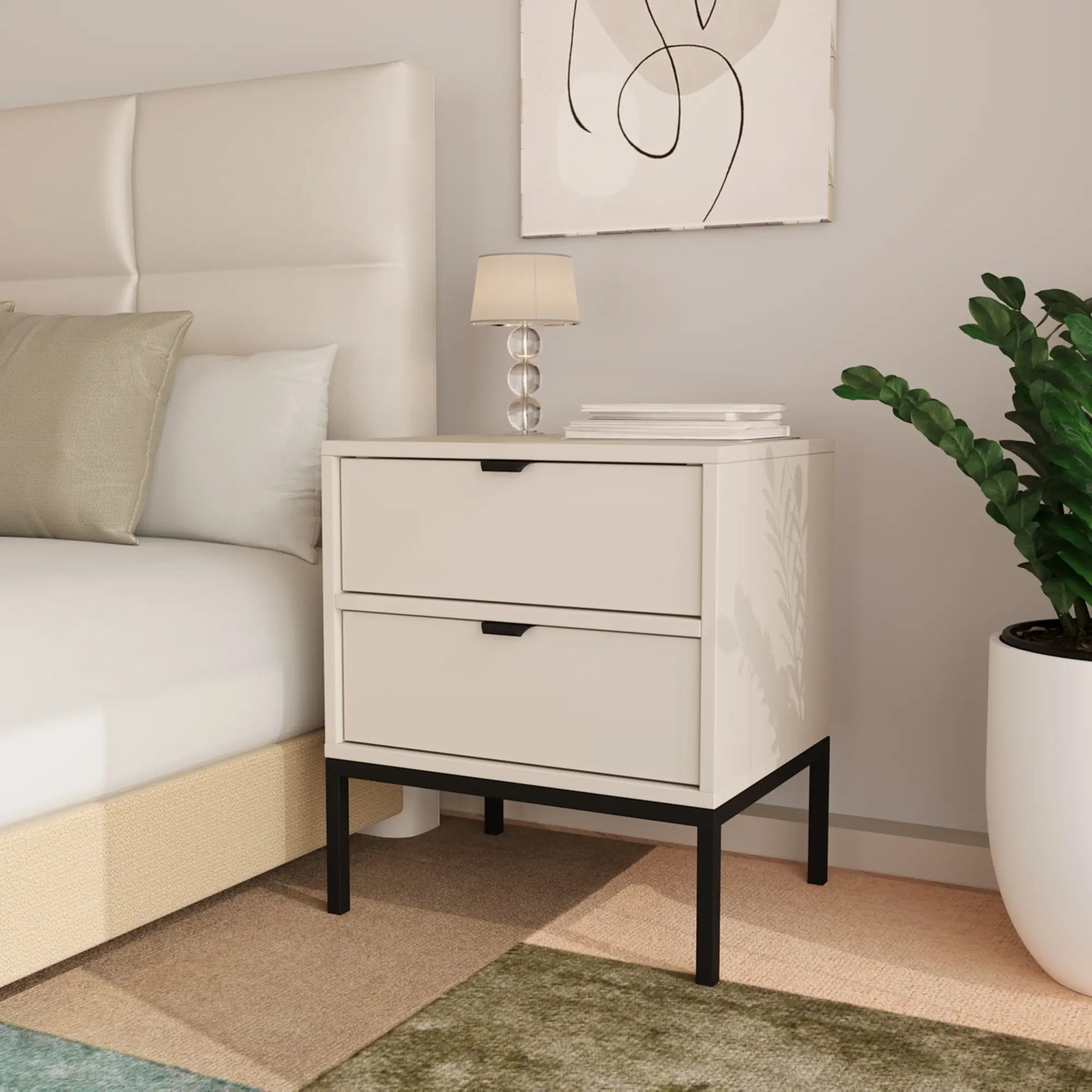 Nachttisch Aura Kaschmir mit 2 Schubladen, schwarzem Metallrahmen und schwarzen Metallgriffen, elegantes Design für moderne Schlafzimmer.
