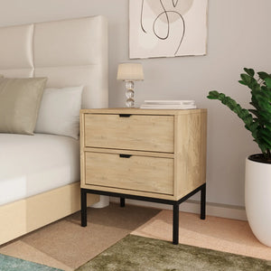 Nachttisch Aura Eiche Cremona mit 2 Schubladen, schwarzem Metallrahmen und schwarzen Metallgriffen, modernes Design für stilvolle Schlafzimmer.