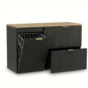 Waschtischunterschrank 100 cm Willy – Schwarz mit Walnussplatte, 60 cm Schrank mit 2 Soft-Close-Schubladen, 40 cm Schrank mit integriertem Wäschekorb, geriffelte Fronten, goldene Metallgriffe, Korpus und Platte aus laminierter MDF 18 mm, eleganter Stauraum für modernes Badezimmer.